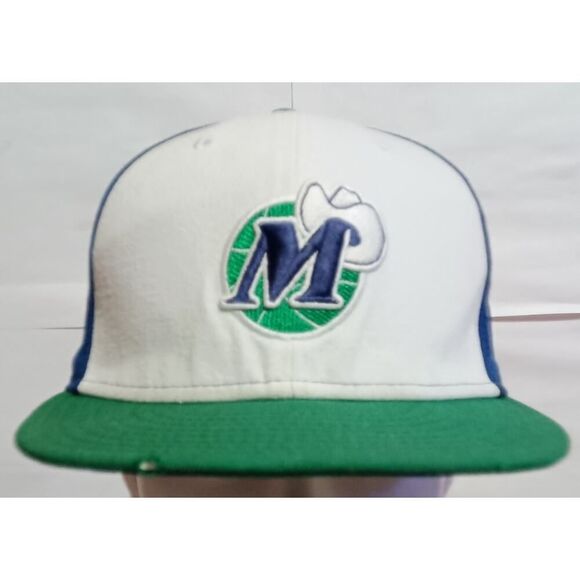 Dallas Mavericks Classic Logo Retro Snapback Hat Cap - Picture 1 of 6